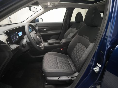 Certified 2025 Nissan Kicks SV w/ SV Premium Package image 7