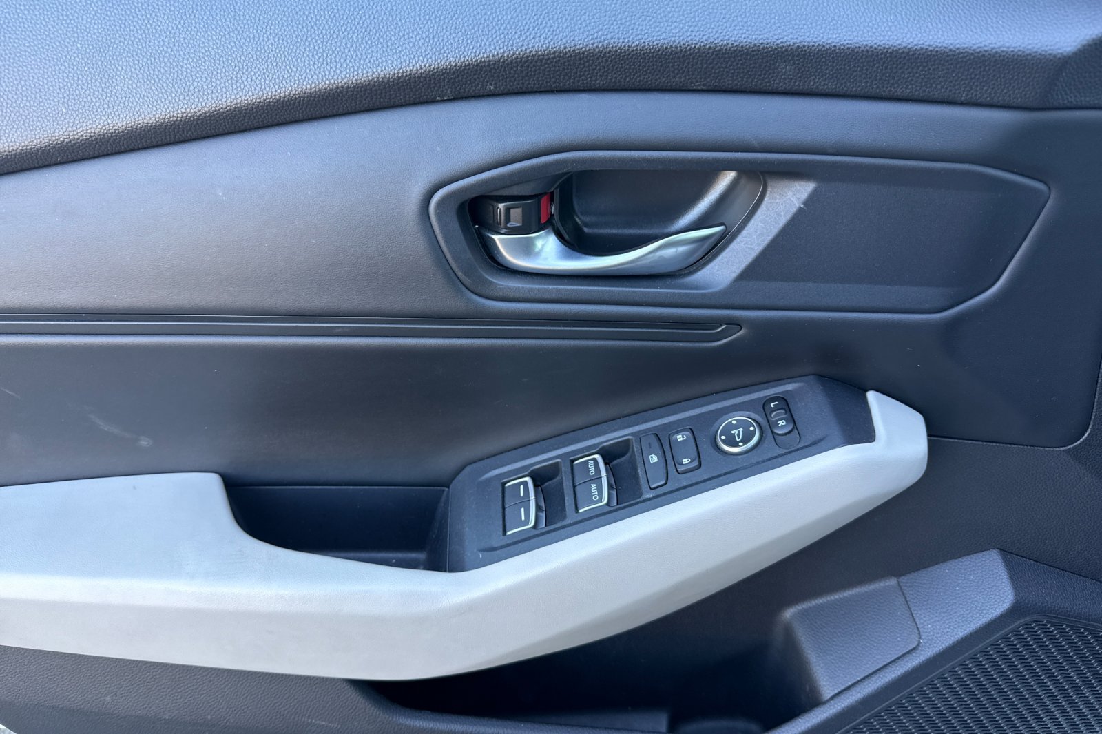 Used 2023 Honda Accord EX image 13