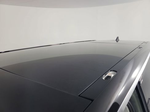 Used 2023 Rivian R1S Launch Edition image 13