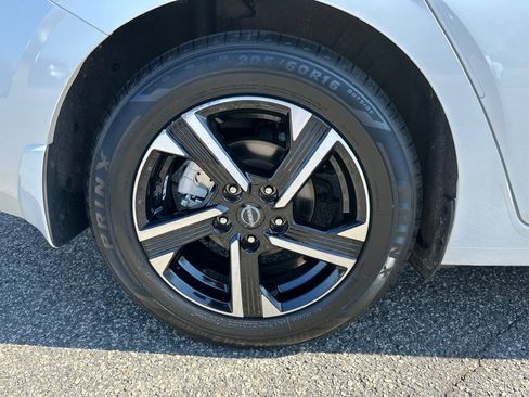 Used 2024 Nissan Sentra SV w/ Trunk Package image 17