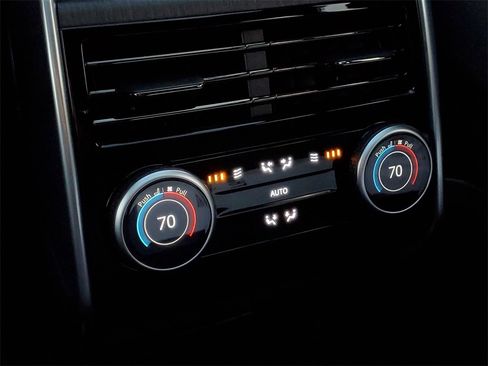 New 2025 Land Rover Range Rover SE image 32