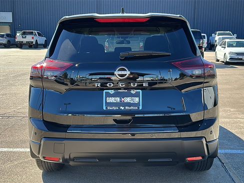 Certified 2025 Nissan Rogue SV image 7