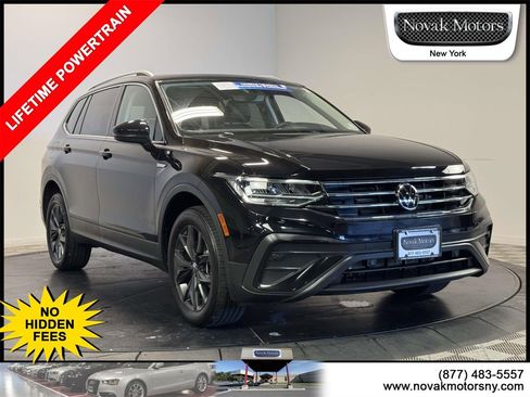 Used 2022 Volkswagen Tiguan SE image 1