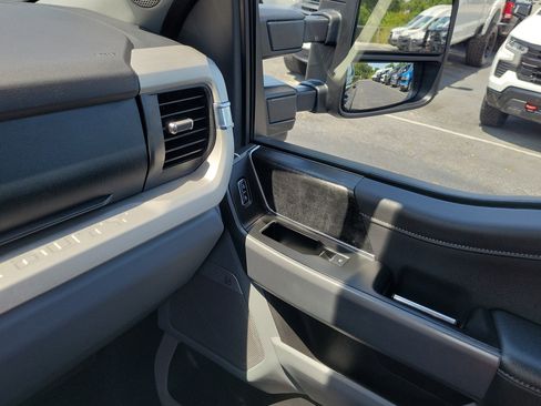 Certified 2023 Ford F250 XLT w/ Black Appearance Package AWD/4WD image 28