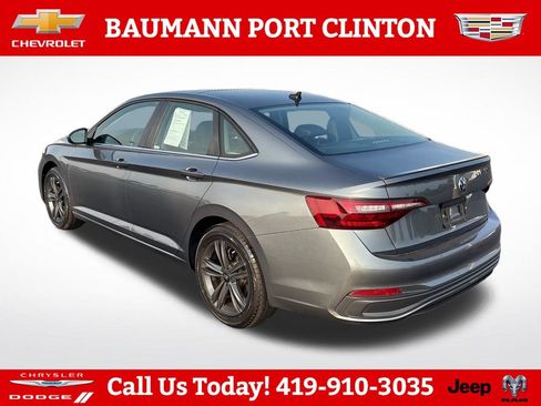 Used 2022 Volkswagen Jetta SE FWD image 4