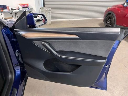 Used 2023 Tesla Model Y Long Range image 12
