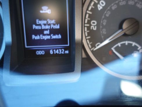 Used 2020 Toyota Tacoma TRD Sport image 46