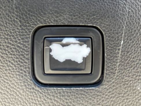 Used 2020 Chevrolet Traverse RS image 13