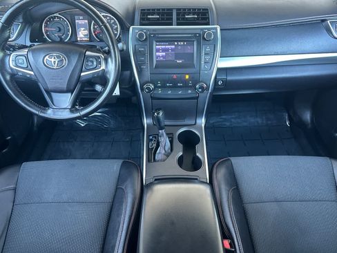 Used 2016 Toyota Camry SE FWD image 3