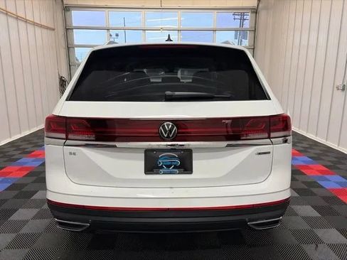 Used 2024 Volkswagen Atlas SE AWD/4WD image 4