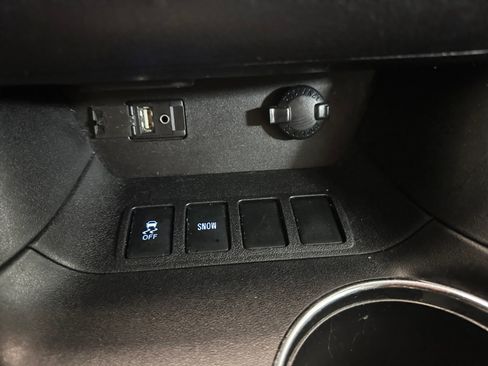 Used 2016 Toyota Highlander XLE FWD image 21