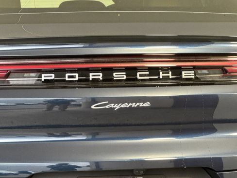 Certified 2025 Porsche Cayenne Coupe image 34