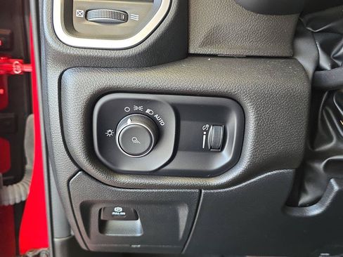 Used 2024 RAM 1500 Big Horn AWD/4WD image 25