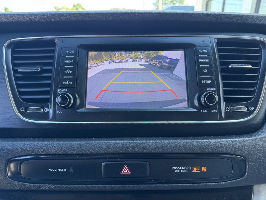 Used 2020 Kia Sedona LX FWD image 22