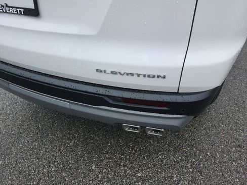 Used 2026 GMC Acadia Elevation FWD image 4