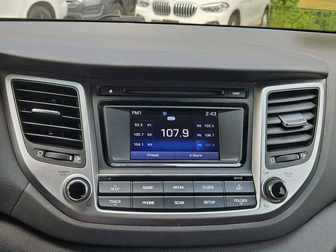 Used 2017 Hyundai Tucson SE image 20