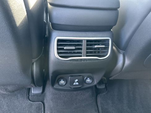 Used 2022 Hyundai Santa Fe Calligraphy image 22