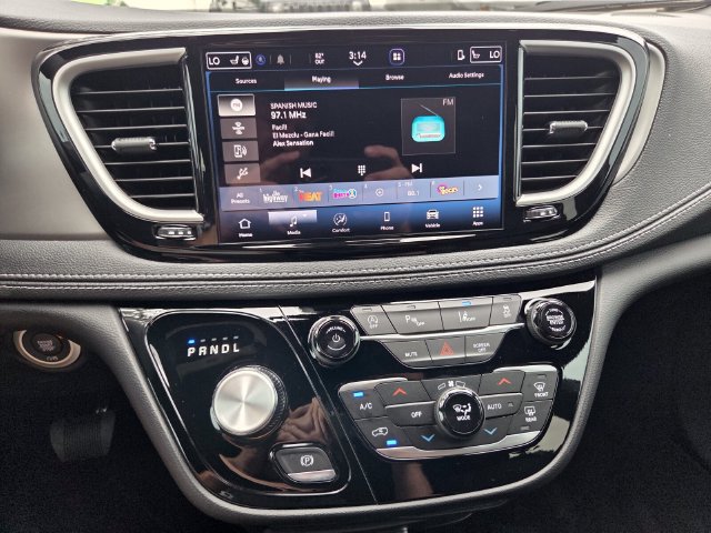 New 2027 Chrysler Pacifica Select FWD image 24