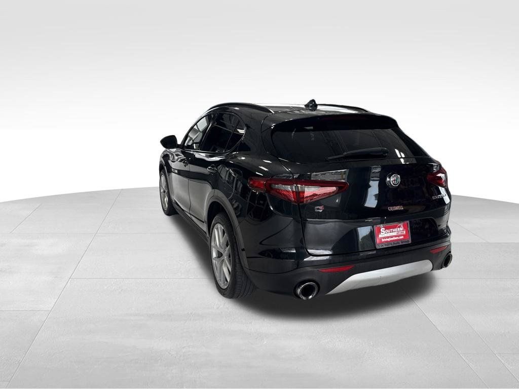 Used 2018 Alfa Romeo Stelvio Ti Sport AWD/4WD image 5