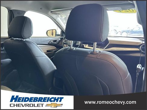 Used 2024 Chevrolet Trax LT w/ Driver Confidence Package FWD image 31