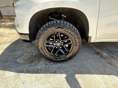 Used 2024 Chevrolet Silverado 1500 LT Trail Boss image 32