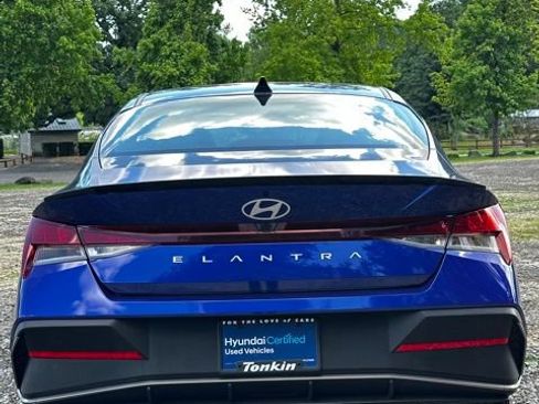 Certified 2025 Hyundai Elantra Sport FWD image 8