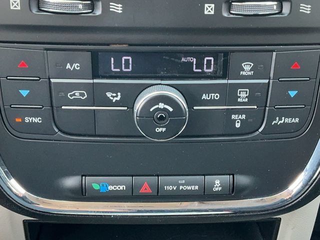Used 2012 Chrysler Town & Country Touring w/ Entertainment Group #1 FWD image 30
