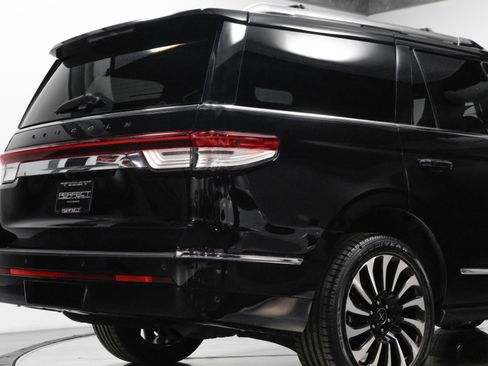 Used 2022 Lincoln Navigator Black Label image 13