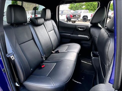 Certified 2023 Toyota Tacoma Limited AWD/4WD image 21