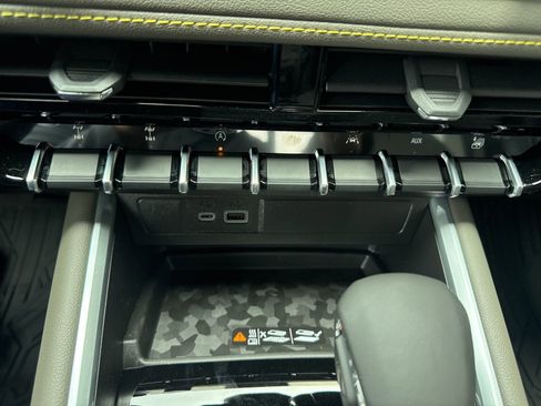 New 2026 Chevrolet Colorado ZR2 AWD/4WD image 24