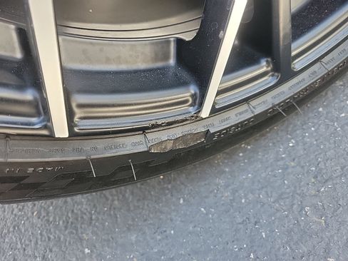 Used 2024 Aston Martin DB12 Convertible RWD image 8