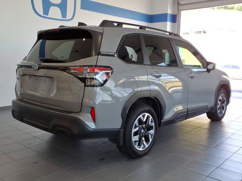 Used 2026 Subaru Forester Premium AWD/4WD image 4