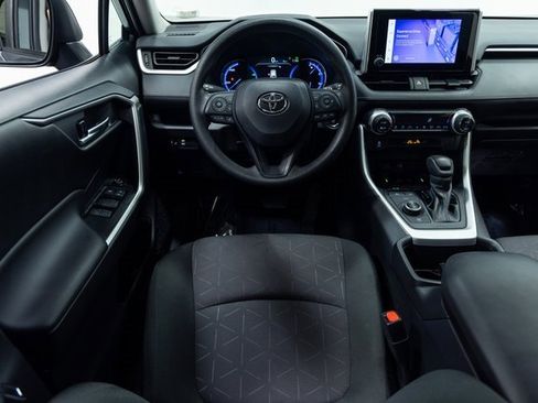 Used 2024 Toyota RAV4 XLE image 3