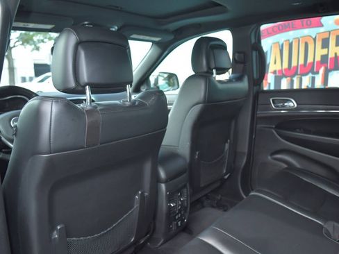 Used 2018 Jeep Grand Cherokee Limited image 15