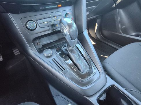 Used 2016 Ford Focus SE image 17