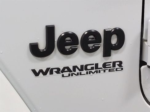 Certified 2020 Jeep Wrangler Unlimited Sahara image 12