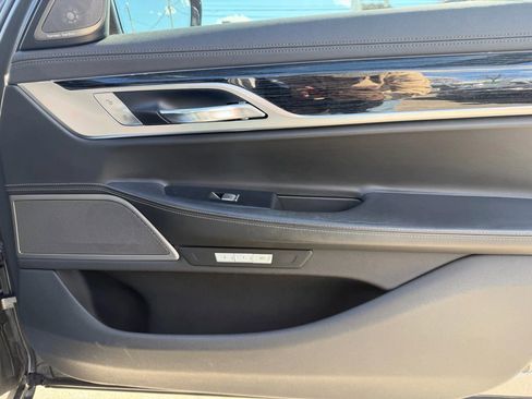 Used 2016 BMW 750i image 16