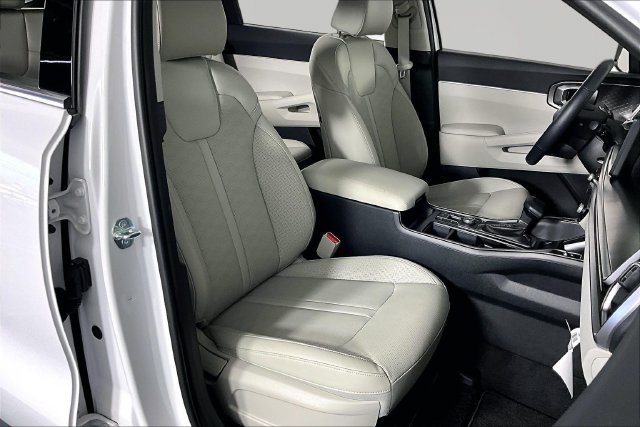 Certified 2026 Kia Sorento S FWD image 27