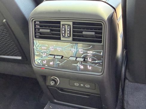 Certified 2026 Porsche Cayenne AWD/4WD image 29