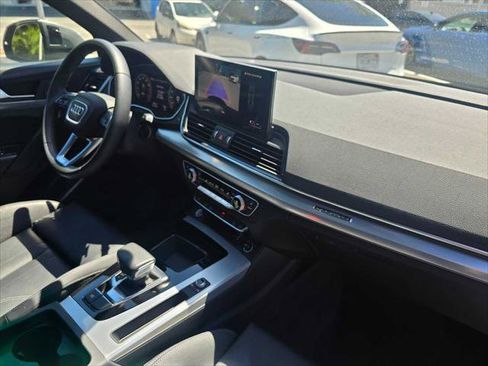 Used 2025 Audi Q5 2.0T Premium w/ Convenience Plus Package AWD/4WD image 11