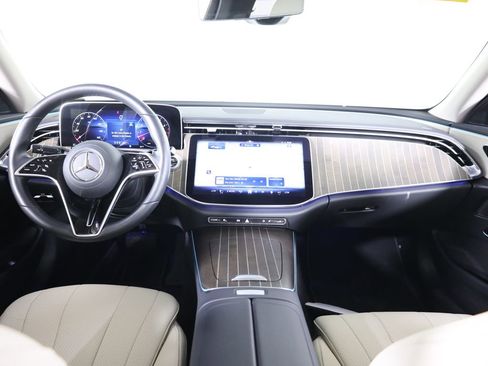 Used 2025 Mercedes-Benz E 450 4MATIC Sedan image 39