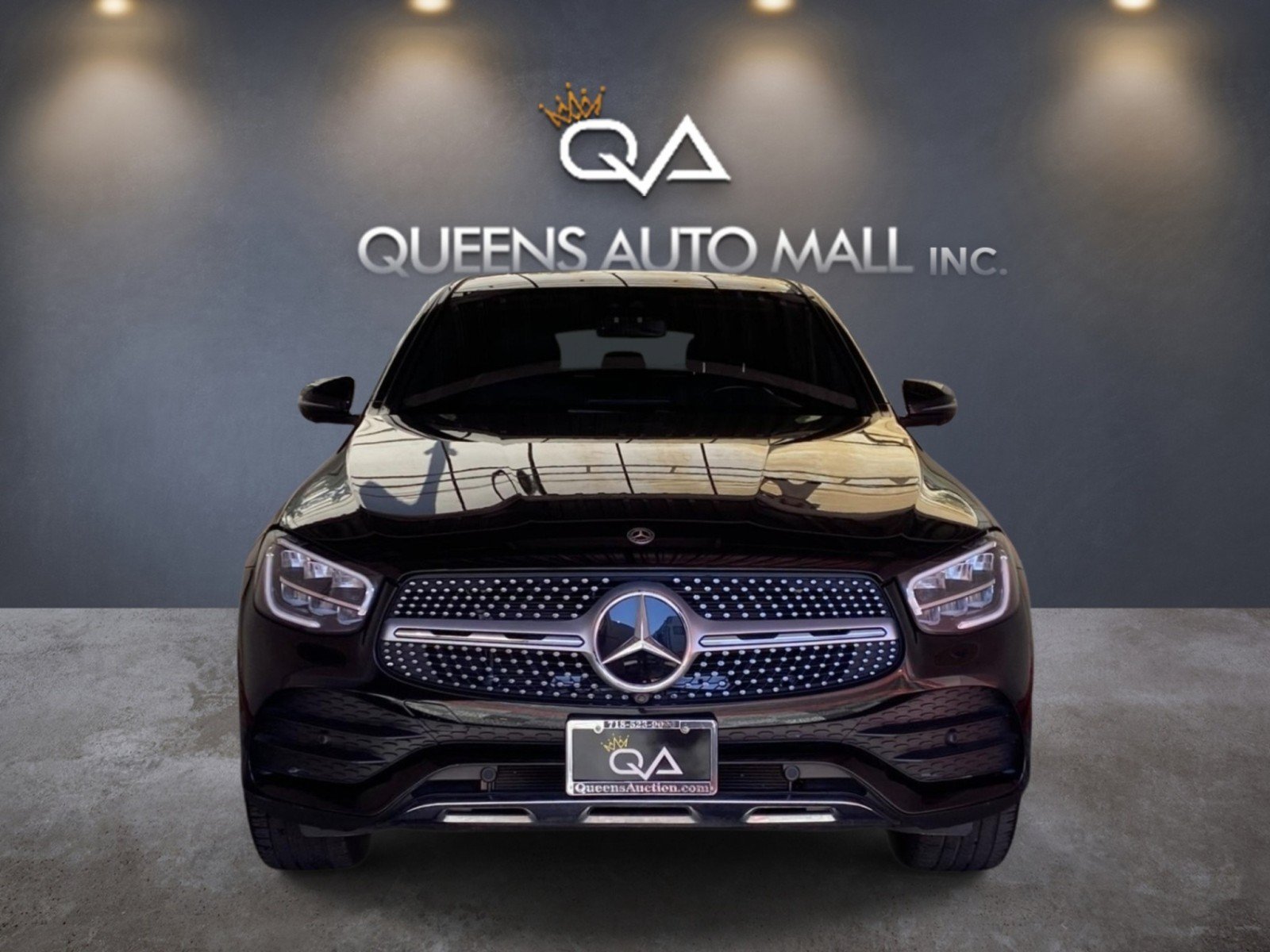 Used 2023 Mercedes-Benz GLC 300 4MATIC Coupe image 2