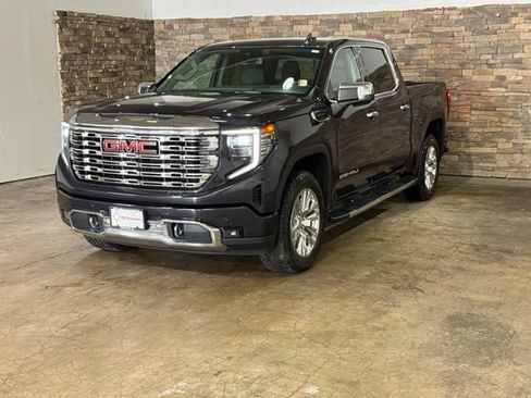 Used 2025 GMC Sierra 1500 Denali AWD/4WD image 3