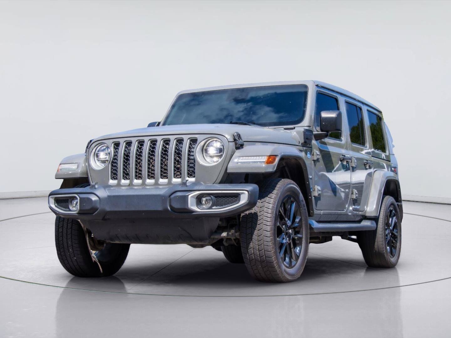 Used 2021 Jeep Wrangler Unlimited Sahara w/ Cold Weather Group AWD/4WD image 1
