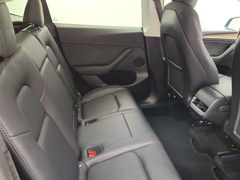 Used 2024 Tesla Model Y Long Range RWD image 28