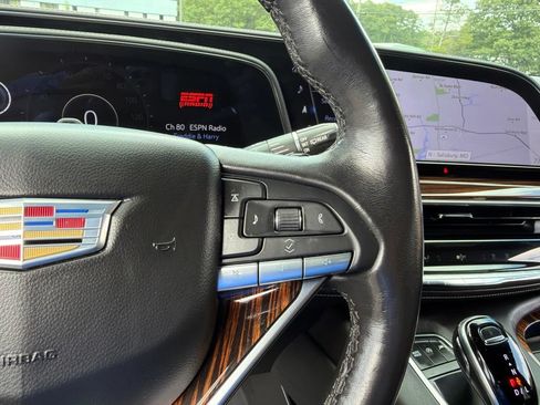 Used 2022 Cadillac Escalade Premium Luxury w/ Performance Package AWD/4WD image 19