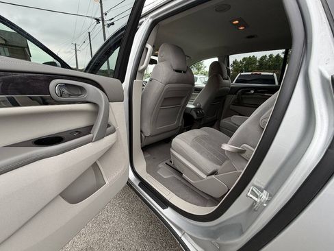 Used 2017 Buick Enclave Convenience FWD image 9