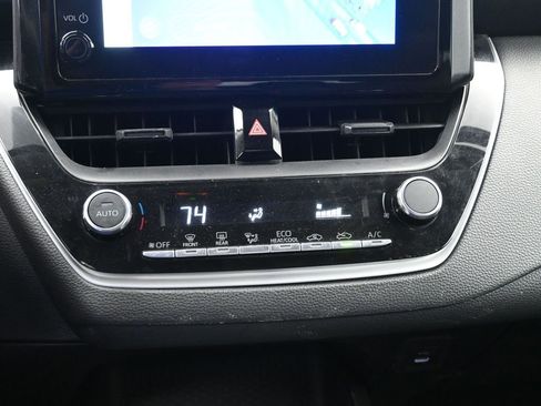 Used 2024 Toyota Corolla LE image 18