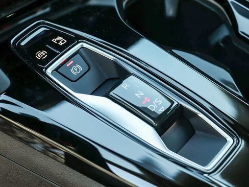 Used 2025 Audi Q5 Premium w/ Convenience Package AWD/4WD image 18