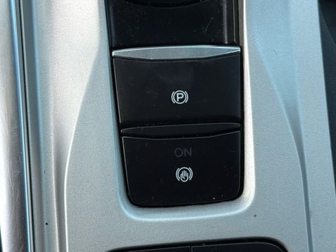 Used 2022 Ford Explorer Limited w/ Equipment Group 301A image 28